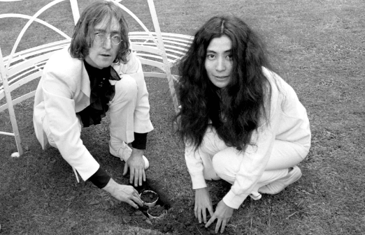 Art:8y_Nbn5oeb4= Yoko Ono